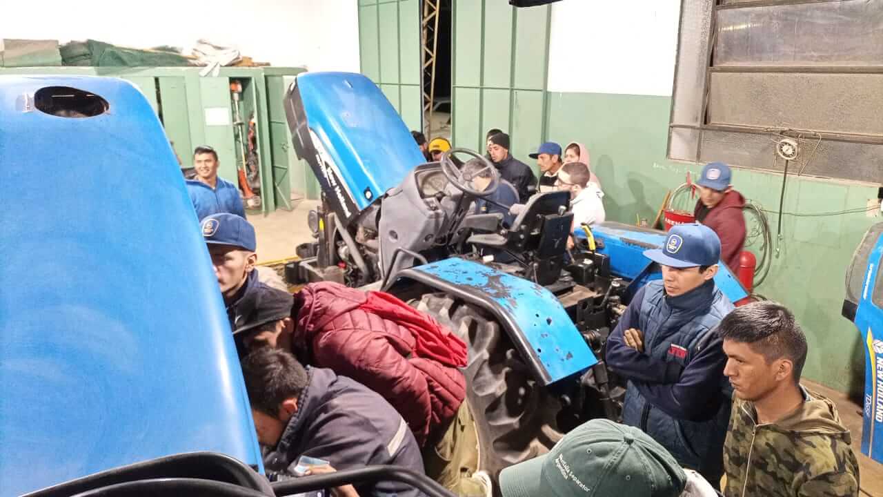 Practicas curso de tractorista cohorte 2022 4.jpeg